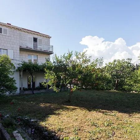 Apartman Eleonora - Three Bedroom With Terrace