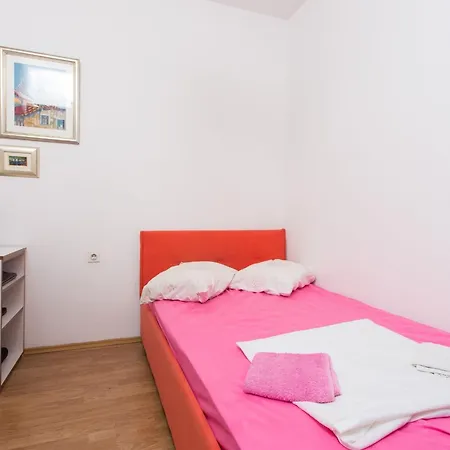Eleonora - Three Bedroom With Terrace Apartman