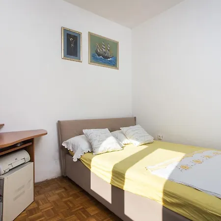 Eleonora - Three Bedroom With Terrace *