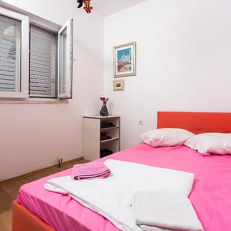 Eleonora - Three Bedroom With Terrace